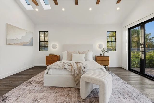 4036 Moore St, Los Angeles, CA 90066