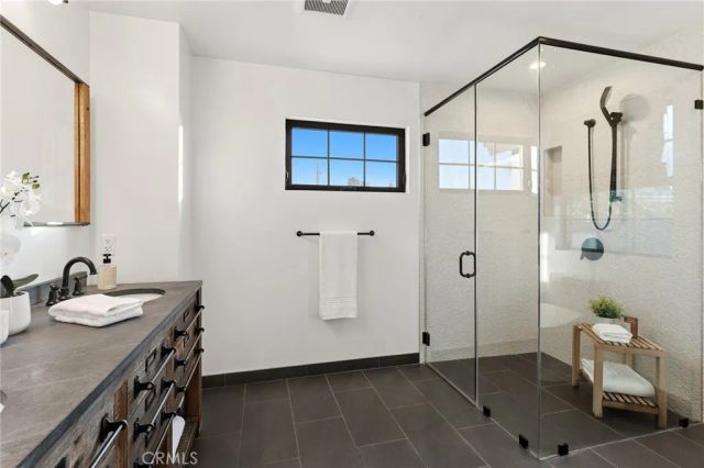 4036 Moore St, Los Angeles, CA 90066