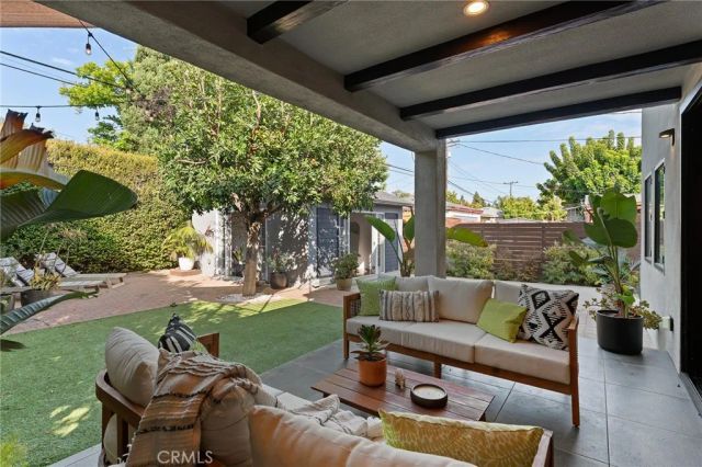 4036 Moore St, Los Angeles, CA 90066