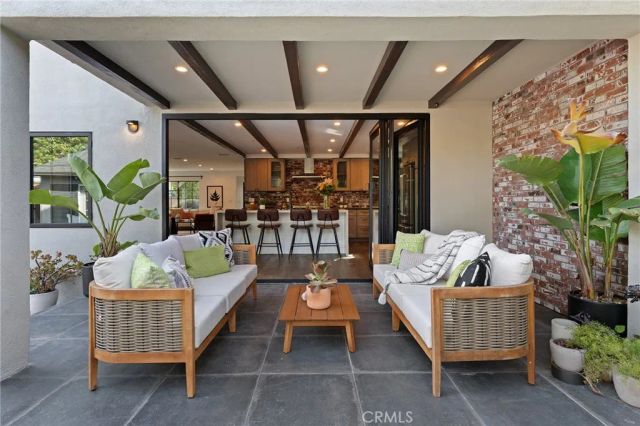 4036 Moore St, Los Angeles, CA 90066