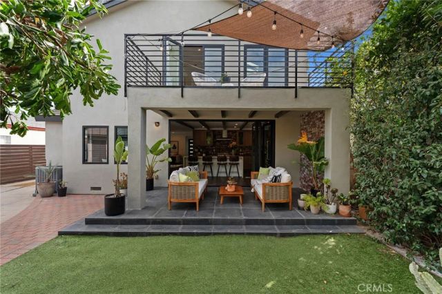 4036 Moore St, Los Angeles, CA 90066