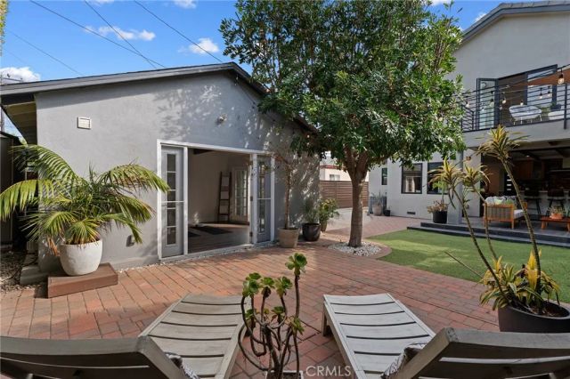 4036 Moore St, Los Angeles, CA 90066