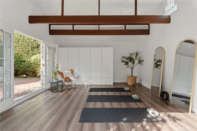 4036 Moore St, Los Angeles, CA 90066