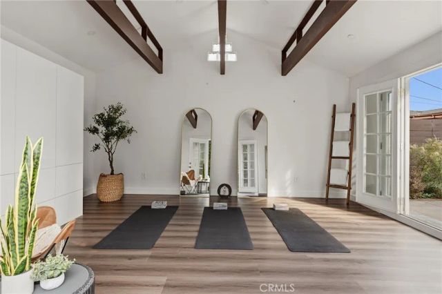 4036 Moore St, Los Angeles, CA 90066