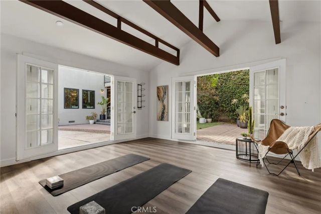 4036 Moore St, Los Angeles, CA 90066