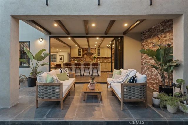 4036 Moore St, Los Angeles, CA 90066