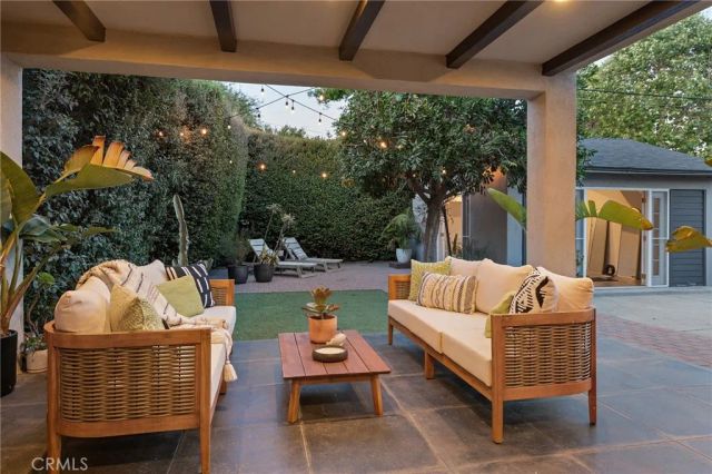 4036 Moore St, Los Angeles, CA 90066