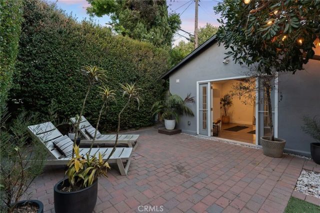 4036 Moore St, Los Angeles, CA 90066