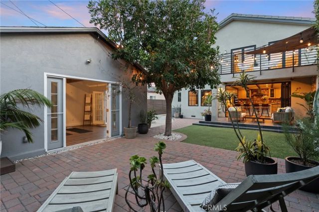 4036 Moore St, Los Angeles, CA 90066