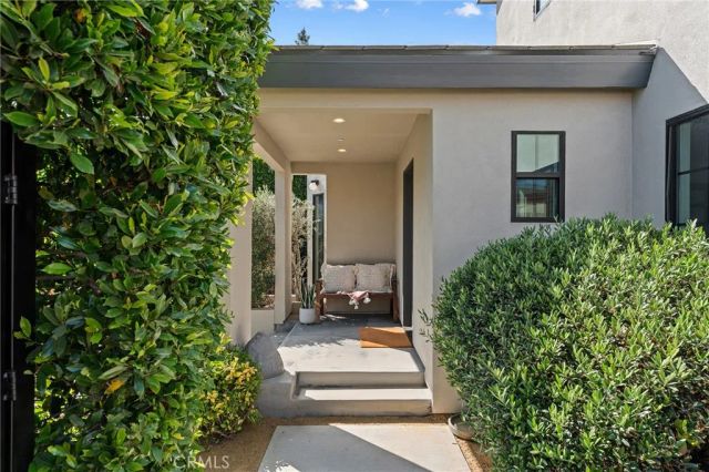 4036 Moore St, Los Angeles, CA 90066
