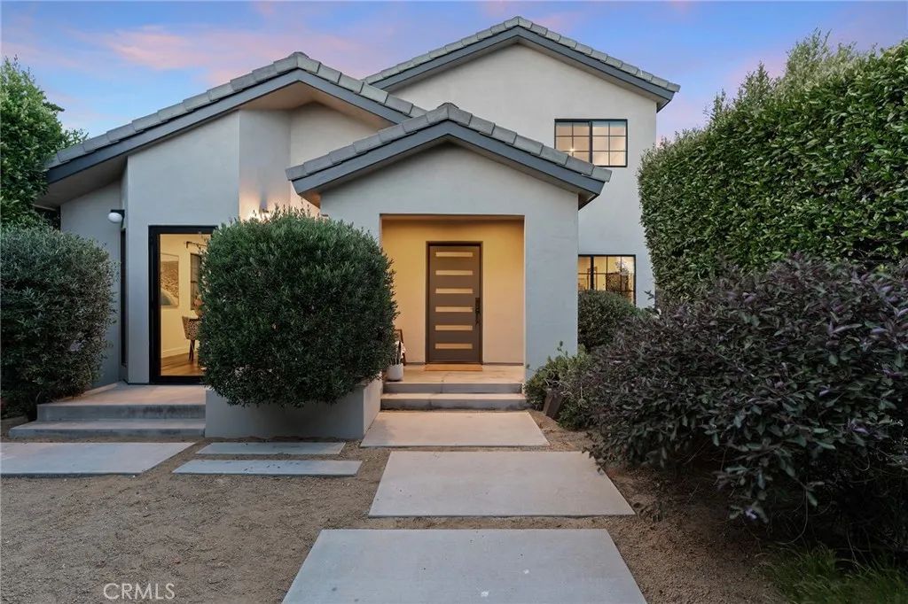 4036 Moore St, Los Angeles, CA 90066