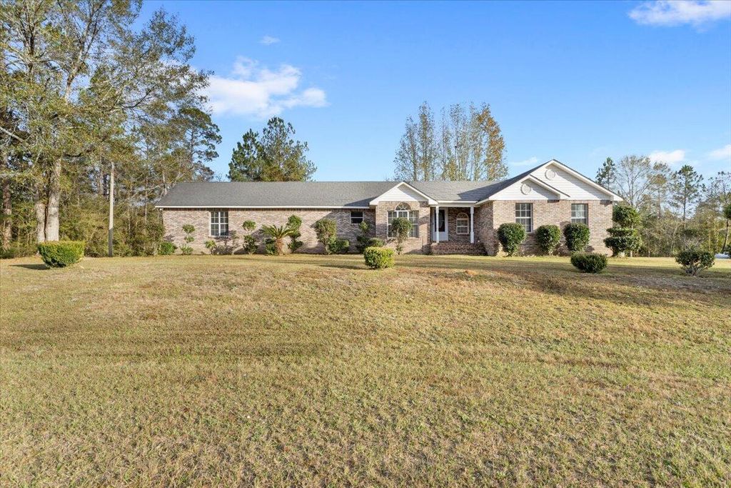 4 Makinley Ln., Lumberton, MS 39455