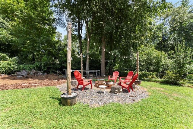 576 Angie SW Way, Lilburn, GA 30047