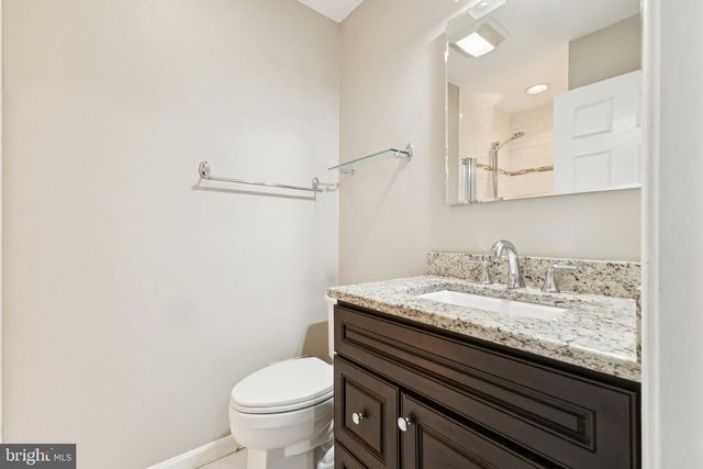 7420 HOUNDSBURY CT, Alexandria, VA 22315