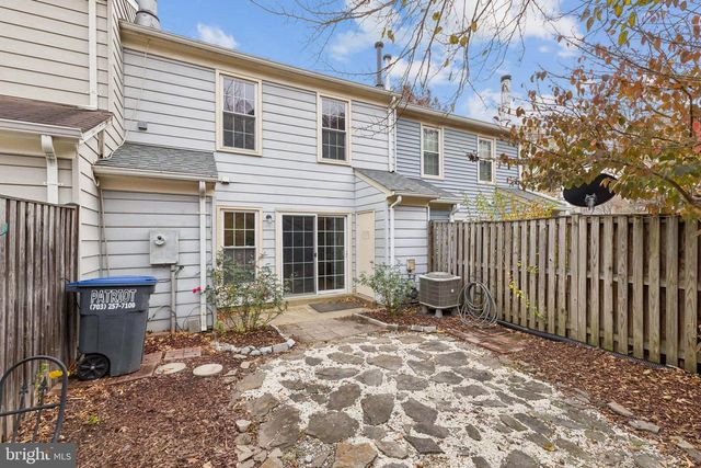 7420 HOUNDSBURY CT, Alexandria, VA 22315