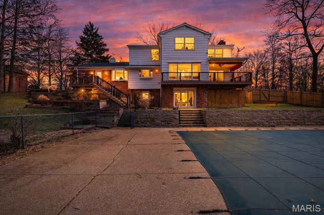 29 Summerhill Lane, Town And Country, MO 63017