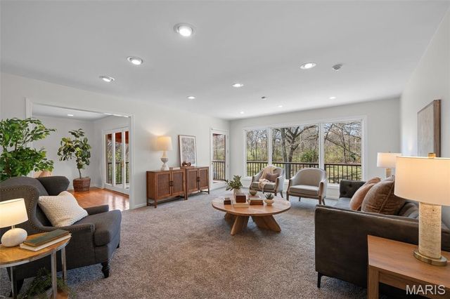 29 Summerhill Lane, Town And Country, MO 63017