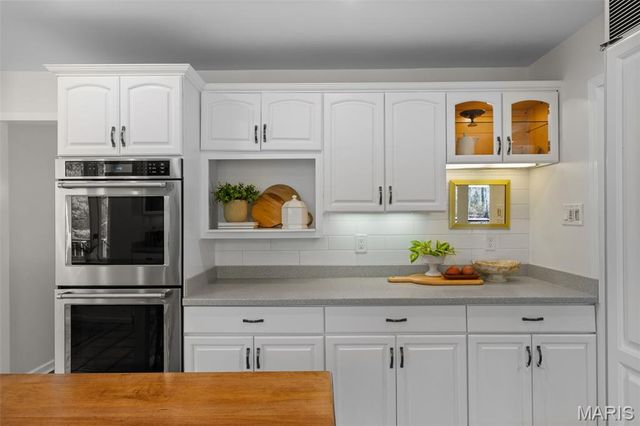 29 Summerhill Lane, Town And Country, MO 63017