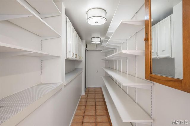 29 Summerhill Lane, Town And Country, MO 63017