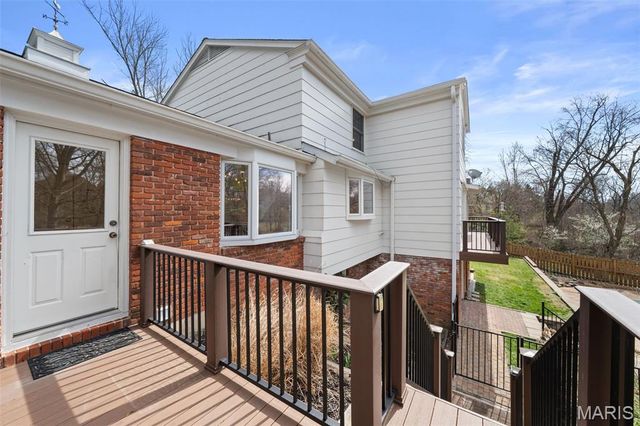 29 Summerhill Lane, Town And Country, MO 63017