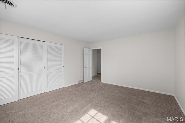 29 Summerhill Lane, Town And Country, MO 63017