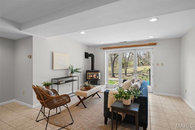 29 Summerhill Lane, Town And Country, MO 63017