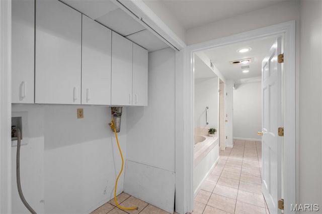 29 Summerhill Lane, Town And Country, MO 63017