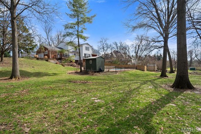 29 Summerhill Lane, Town And Country, MO 63017