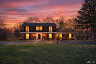 29 Summerhill Lane, Town And Country, MO 63017