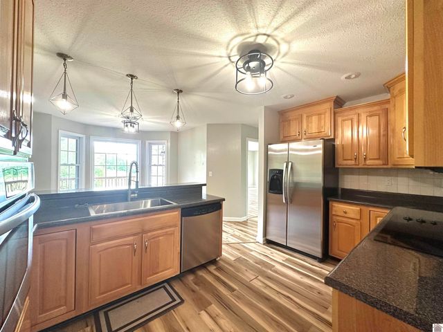 275 Fairway Trace # 21, Cadiz, KY 42211