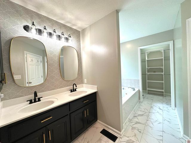 275 Fairway Trace # 21, Cadiz, KY 42211