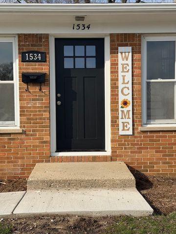 1534 E Palatine Road, Palatine, IL 60074