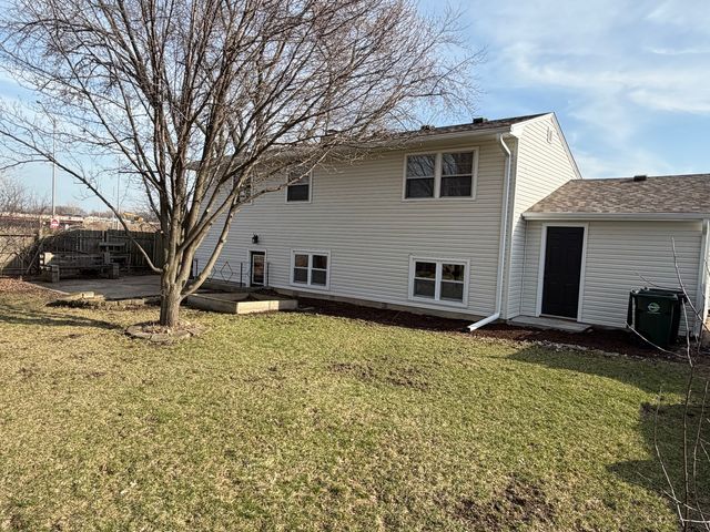 1534 E Palatine Road, Palatine, IL 60074