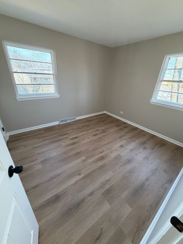 1534 E Palatine Road, Palatine, IL 60074