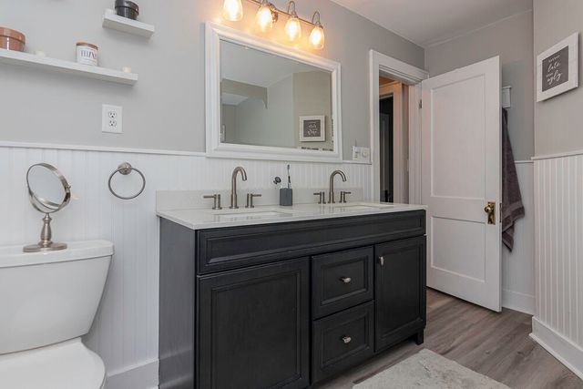 2412 Glenwood Drive, Kalamazoo City, MI 49008