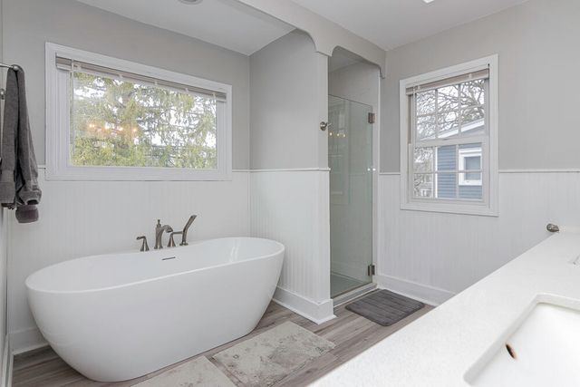 2412 Glenwood Drive, Kalamazoo City, MI 49008