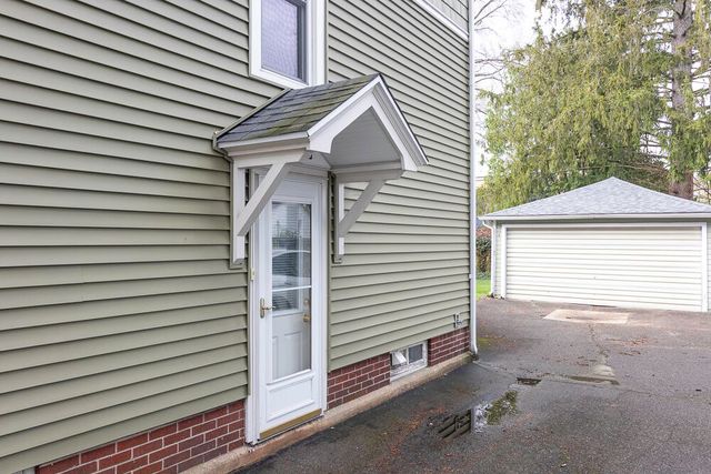 2412 Glenwood Drive, Kalamazoo City, MI 49008