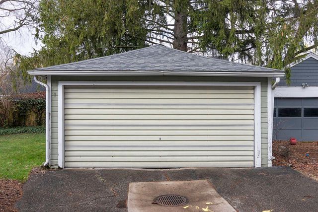 2412 Glenwood Drive, Kalamazoo City, MI 49008