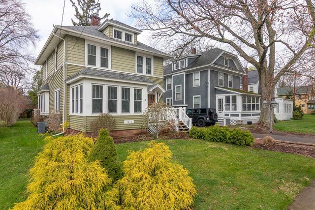 2412 Glenwood Drive, Kalamazoo City, MI 49008
