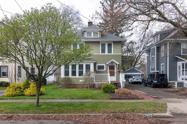 2412 Glenwood Drive, Kalamazoo City, MI 49008