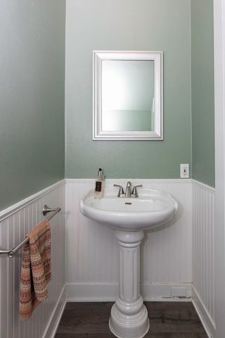 2412 Glenwood Drive, Kalamazoo City, MI 49008
