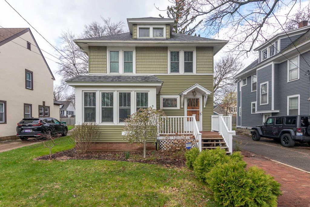 2412 Glenwood Drive, Kalamazoo City, MI 49008