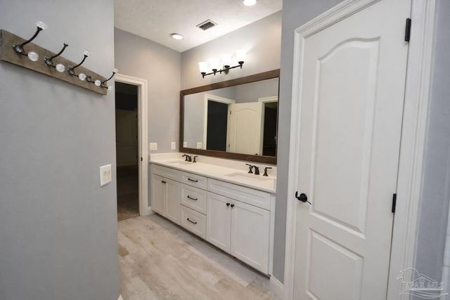 4232 N Cambridge Way, Pace, FL 32571