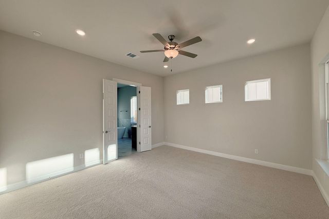 220 Crescent Heights DR, Georgetown, TX 78628