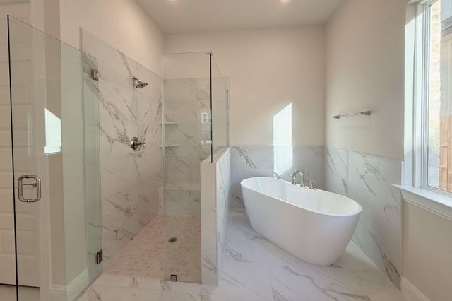 220 Crescent Heights DR, Georgetown, TX 78628