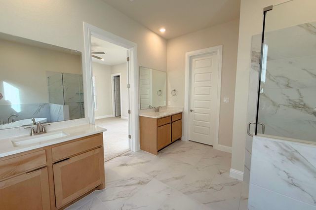 220 Crescent Heights DR, Georgetown, TX 78628