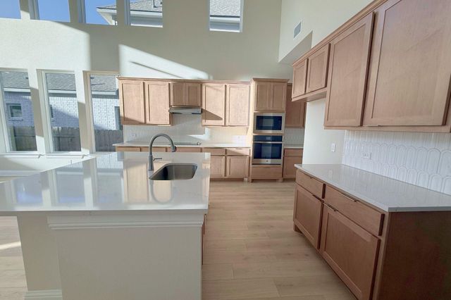 220 Crescent Heights DR, Georgetown, TX 78628