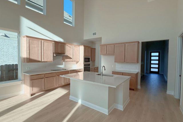 220 Crescent Heights DR, Georgetown, TX 78628