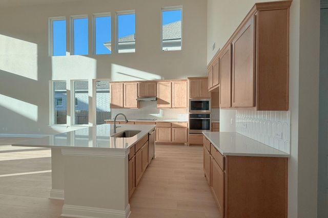 220 Crescent Heights DR, Georgetown, TX 78628