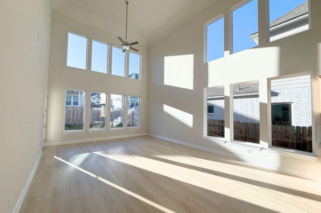 220 Crescent Heights DR, Georgetown, TX 78628